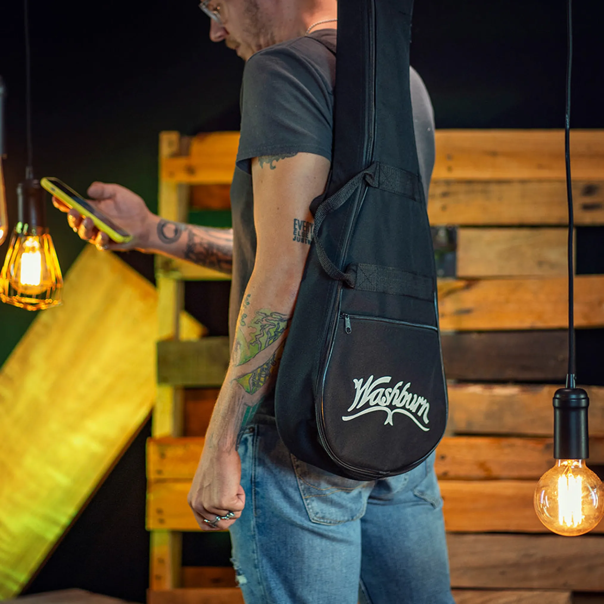 Washburn Americana M3E Acoustic-Electric Mandolin Outfit